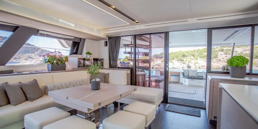 Fountaine Pajot Power 67