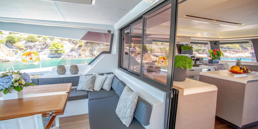 Fountaine Pajot Power 67