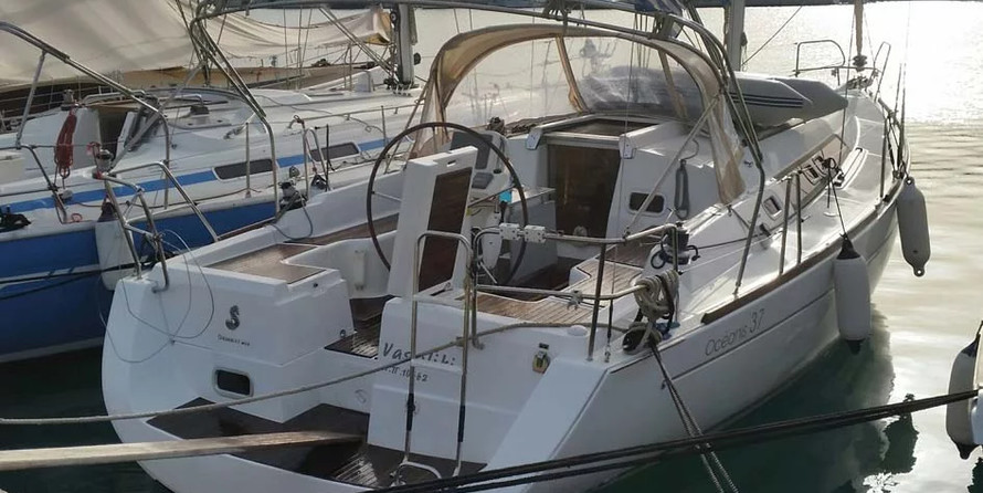 Beneteau Oceanis 37