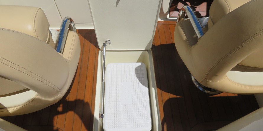 Chris-Craft Launch 25