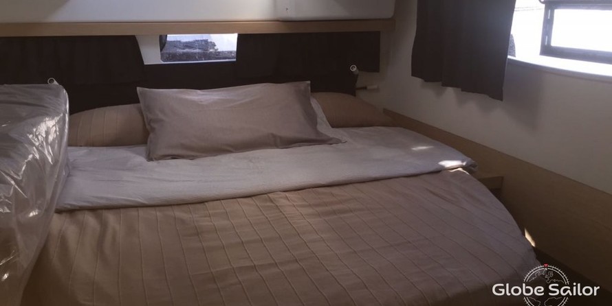 Fountaine Pajot Lucia 40