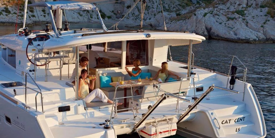 Lagoon 400 - 4 + 2 cab.