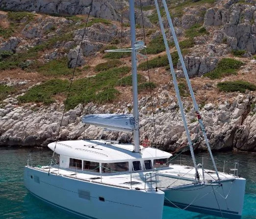 Lagoon 400 - 4 + 2 cab.