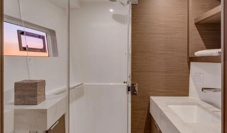 Lagoon 40 - 4 + 2 cab