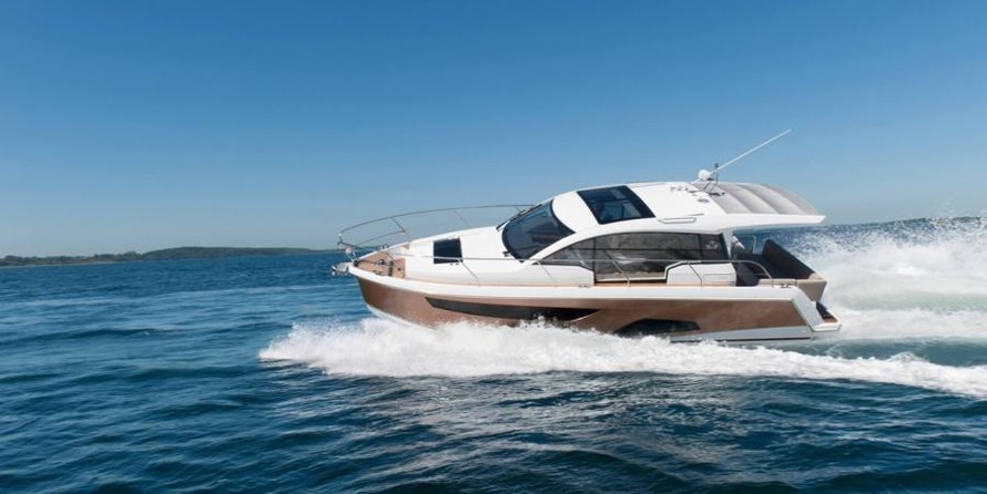 Sealine C330