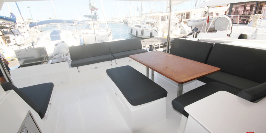 Fountaine Pajot Saona 47