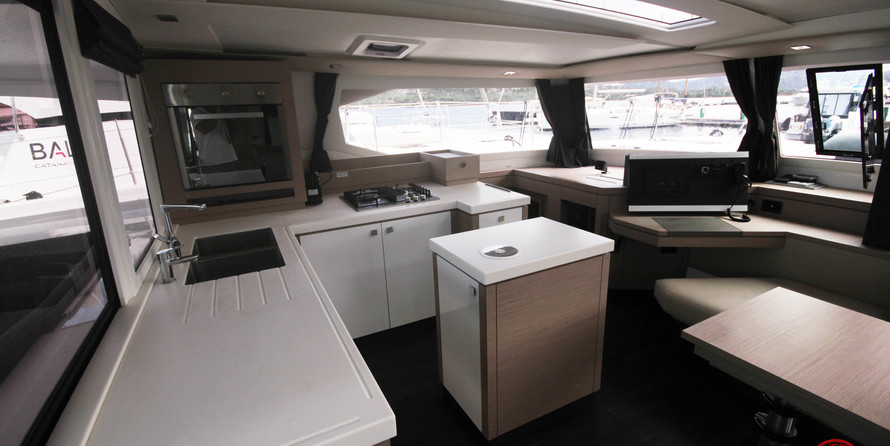 Fountaine Pajot Saona 47