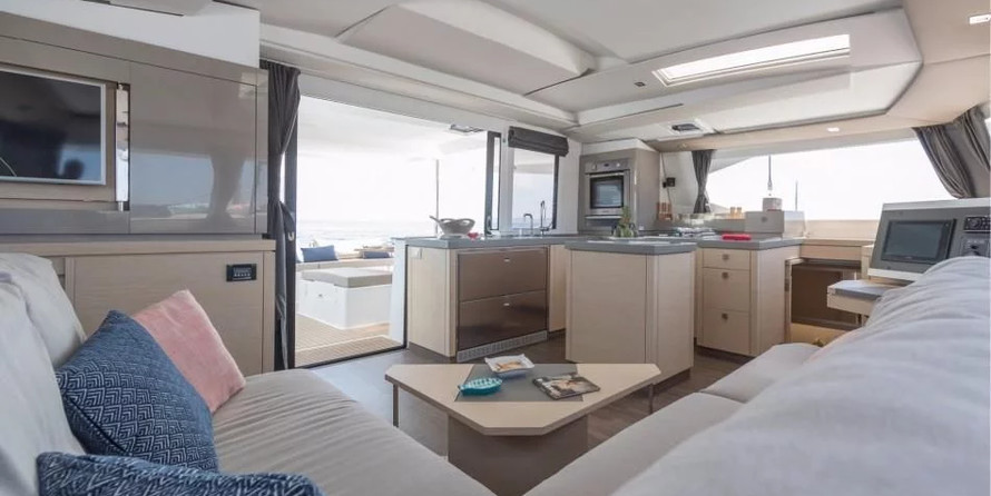 Fountaine Pajot Saona 47