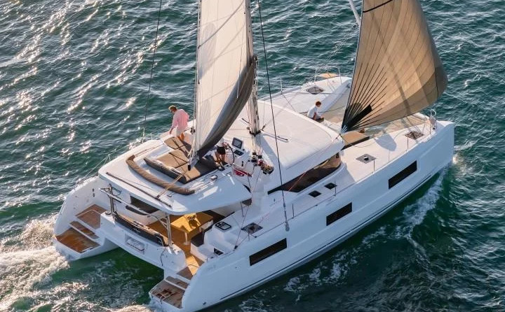 Lagoon 46 A/C &amp; GEN