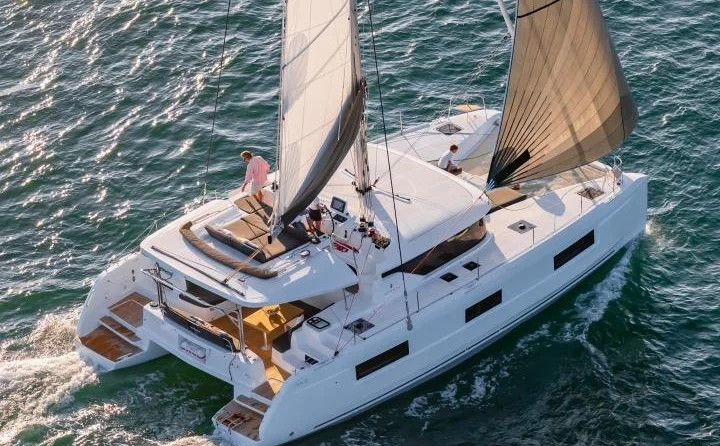 Lagoon 46 A/C &amp; GEN