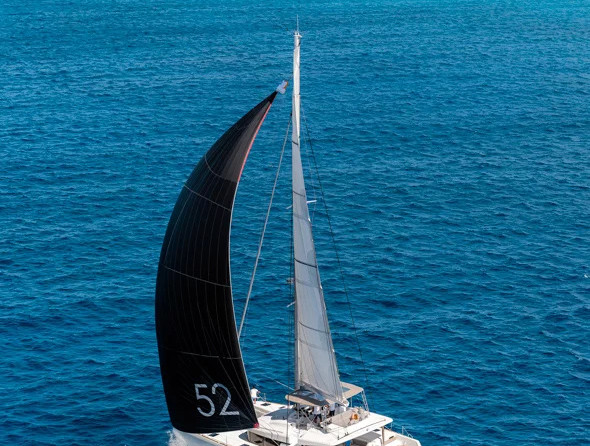 Lagoon 52