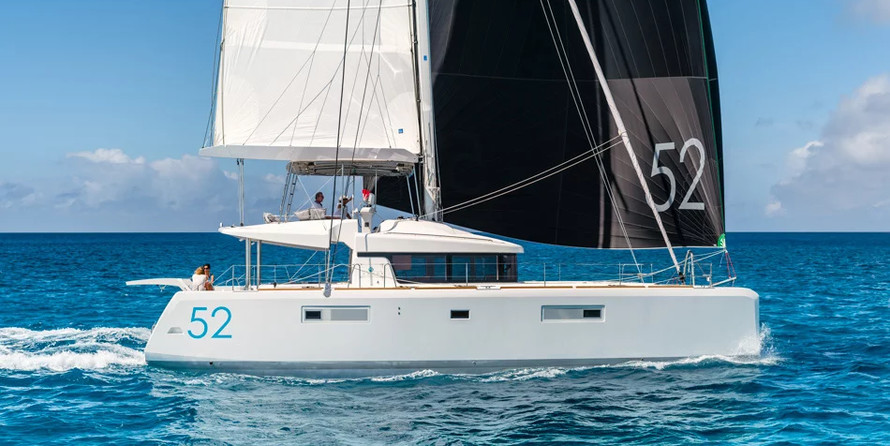Lagoon 52