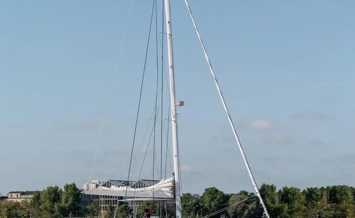 Lagoon 52