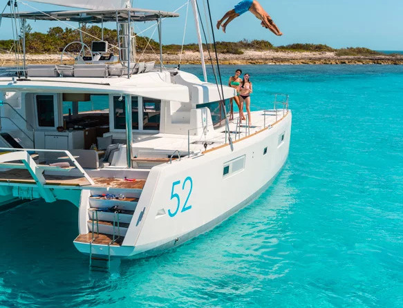 Lagoon 52