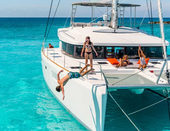 Lagoon 52