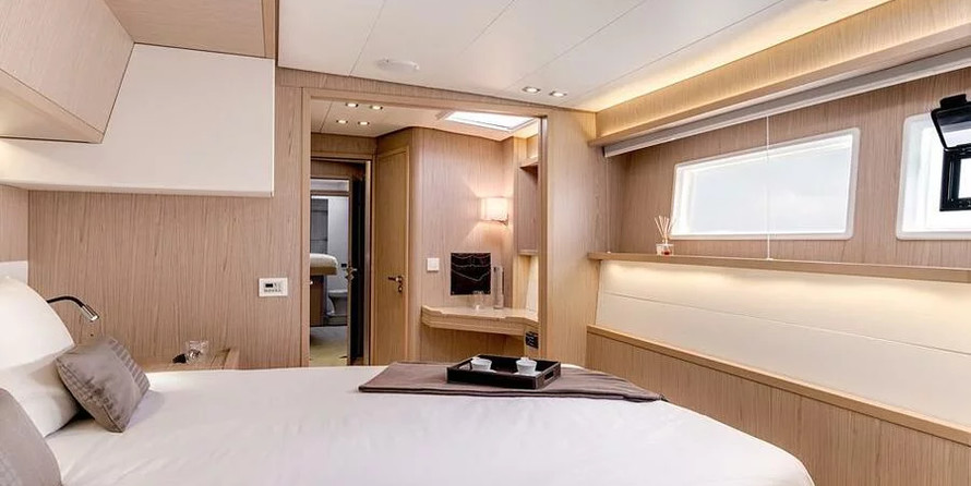 Lagoon 52