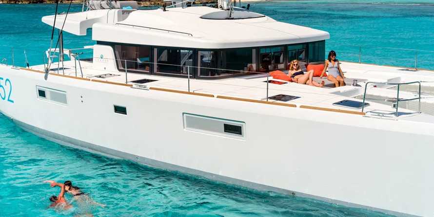 Lagoon 52