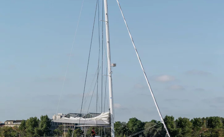 Lagoon 52