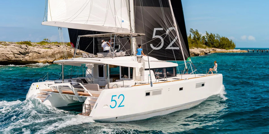 Lagoon 52