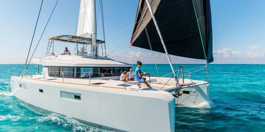 Lagoon 52