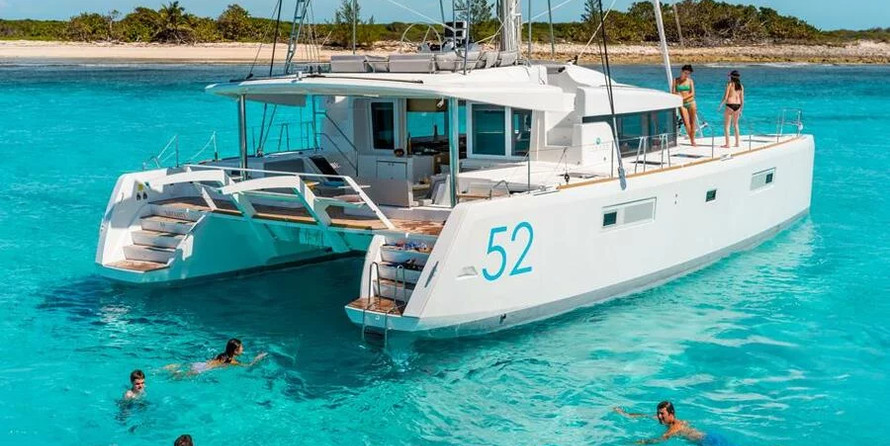 Lagoon 52