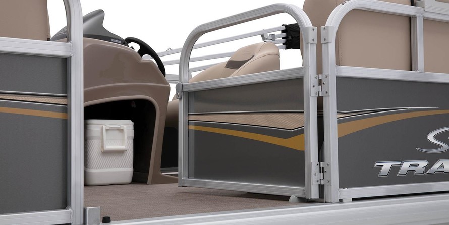 Sun Tracker Party Barge 18 DLX