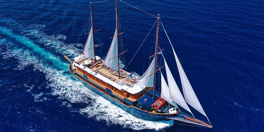 Motor sailer
