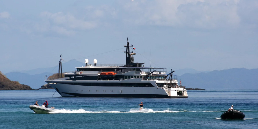 Motor yacht