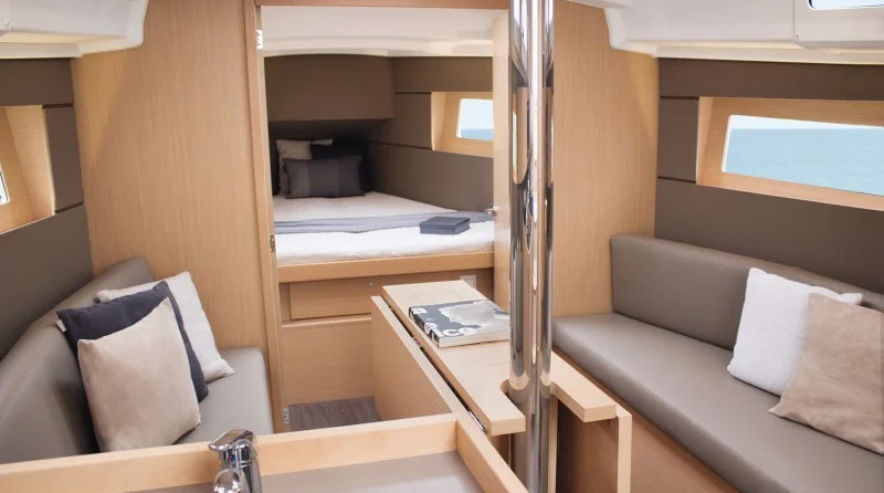 OCEANIS 35