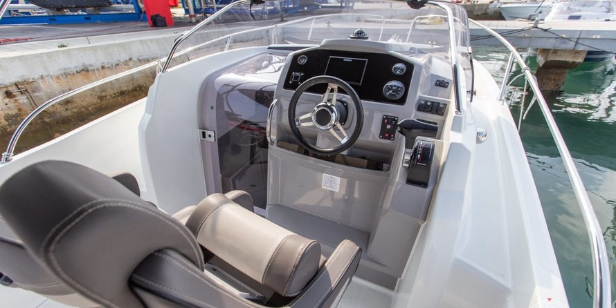 Jeanneau Cap Camarat 7.5 WA