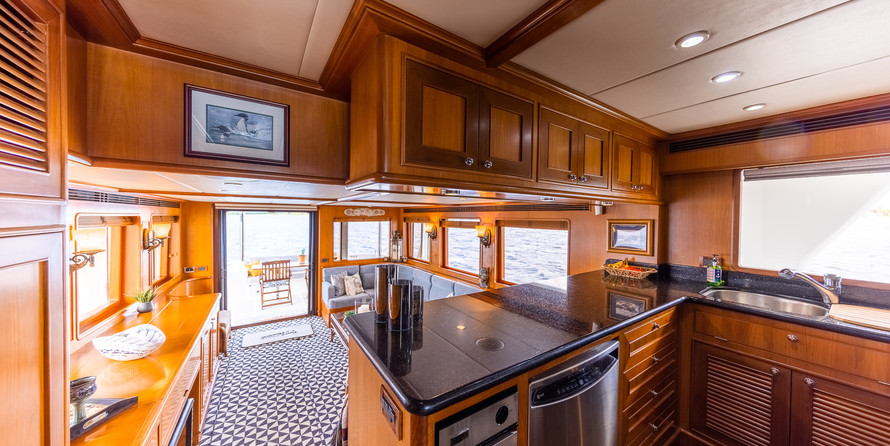 Outer reef yachts lrc cockpit motor yacht