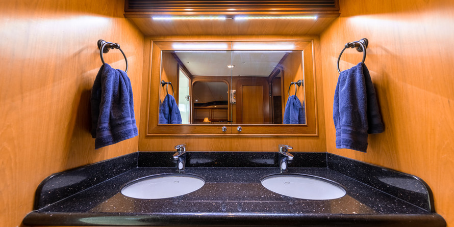 Outer reef yachts lrc cockpit motor yacht