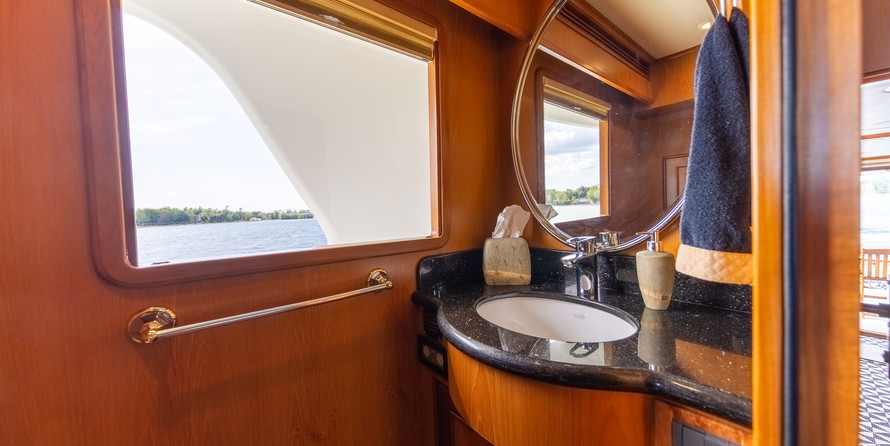 Outer reef yachts lrc cockpit motor yacht