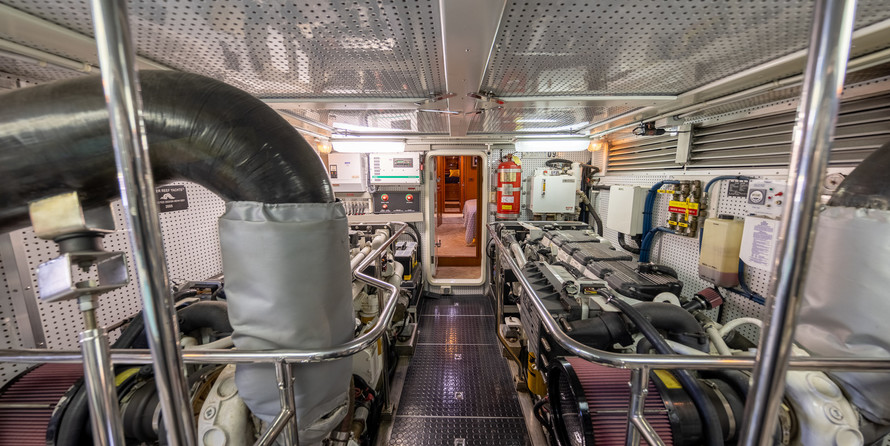 Outer reef yachts lrc cockpit motor yacht