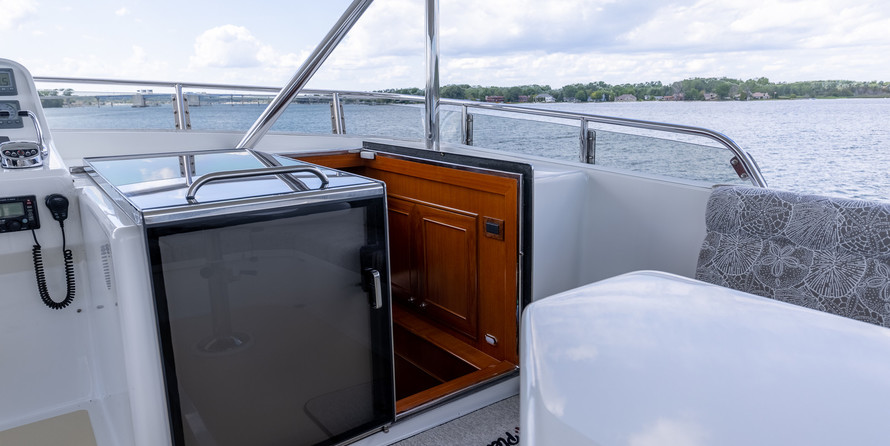 Outer reef yachts lrc cockpit motor yacht