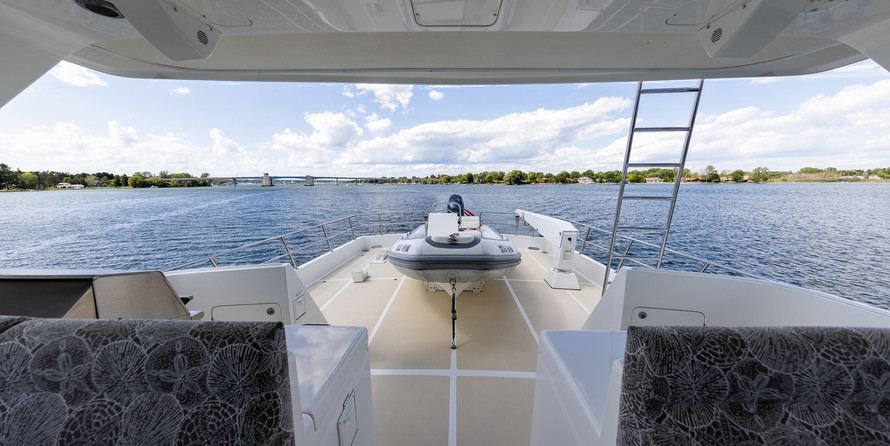 Outer reef yachts lrc cockpit motor yacht