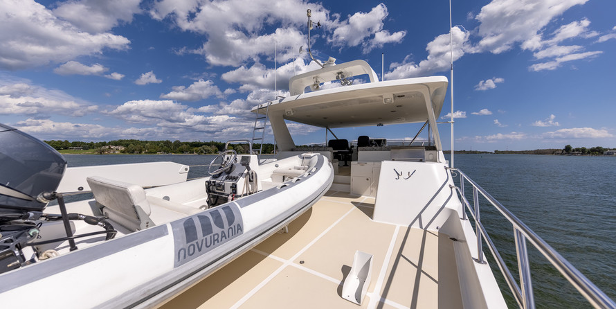 Outer reef yachts lrc cockpit motor yacht