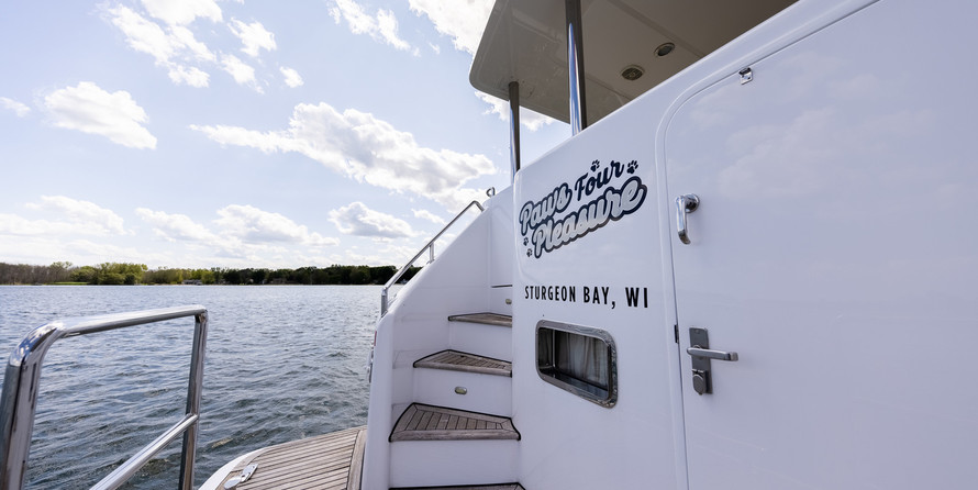 Outer reef yachts lrc cockpit motor yacht