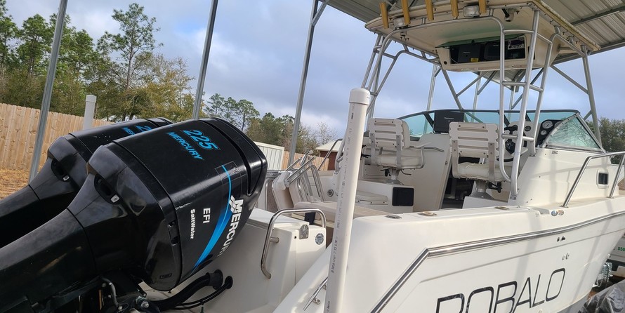Robalo 2640 walkaround