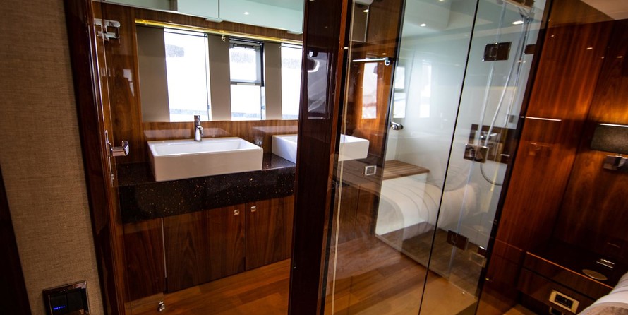 Fairline Squadron 65