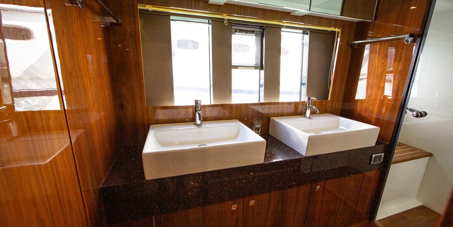 Fairline Squadron 65