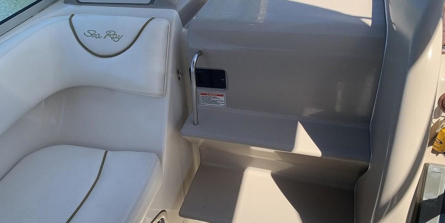 Sea Ray 240 Sundancer