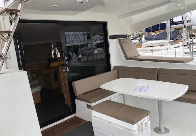 Lagoon 42