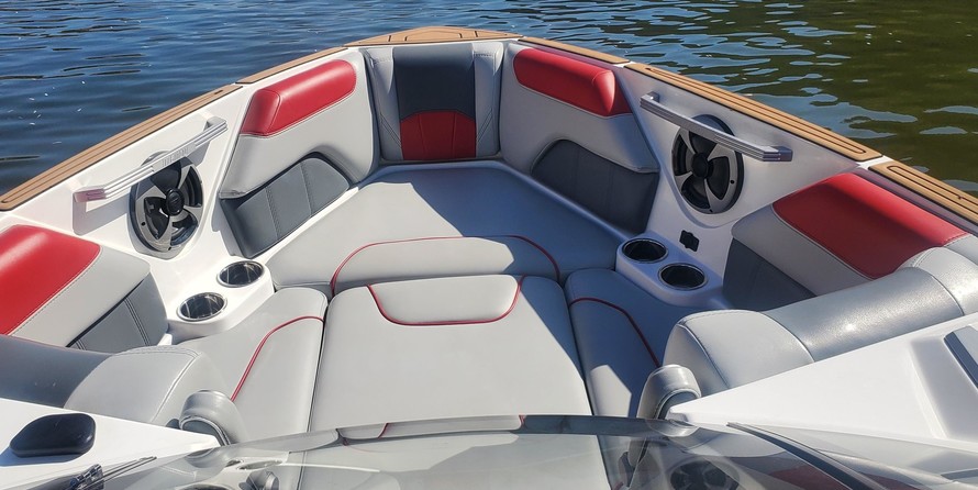 Malibu Wakesetter 25 LSV