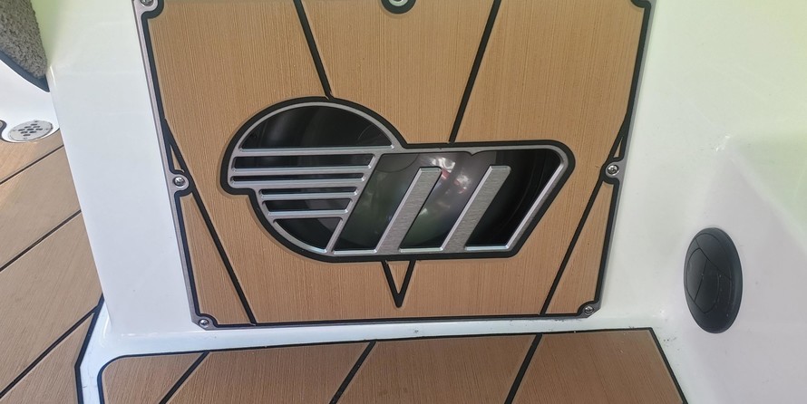 Malibu Wakesetter 25 LSV