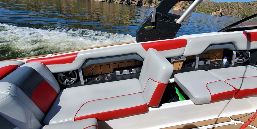 Malibu Wakesetter 25 LSV