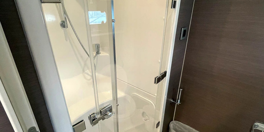 Bali 5.4 - 6 + 2 cab.