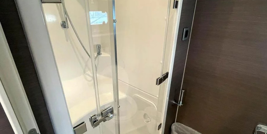 Bali 5.4 - 6 + 2 cab.