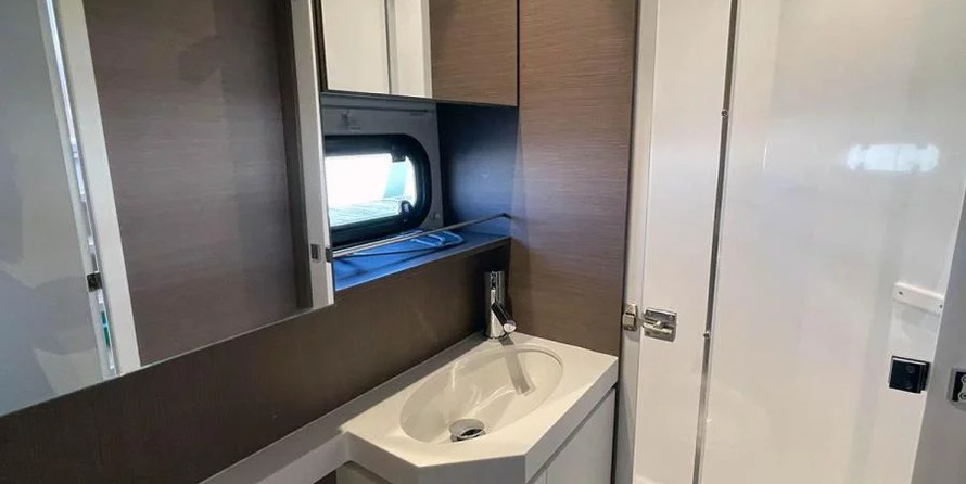 Bali 5.4 - 6 + 2 cab.