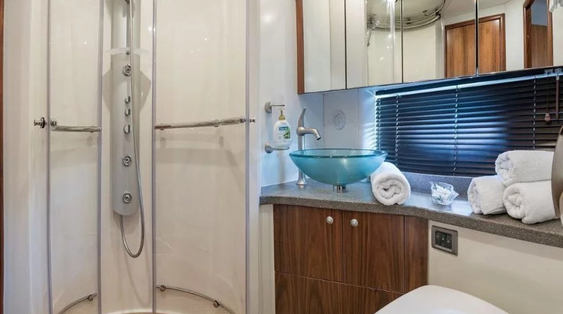 Sunseeker Predator 62 - 3 cab.